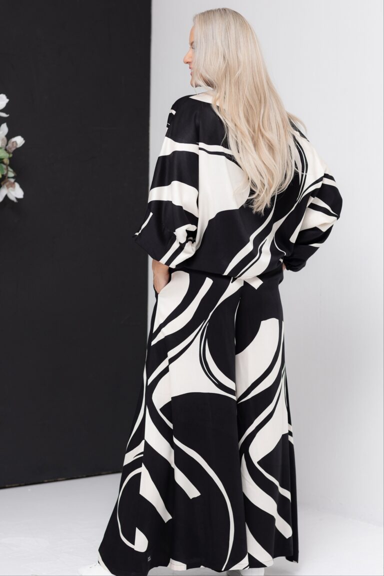 Suvine must-valge komplekt Matte