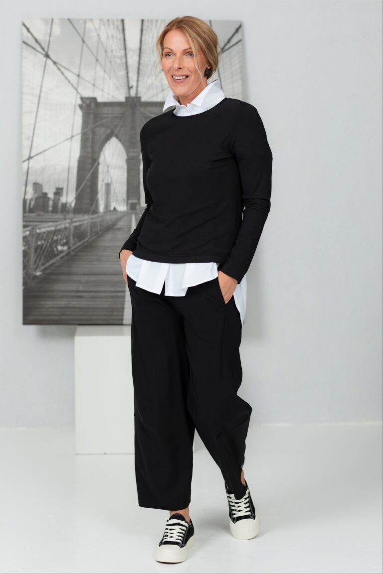 Must pikkade varrukatega T-särk Suruki + valfe oversized pluus Gosei + püksid Miru