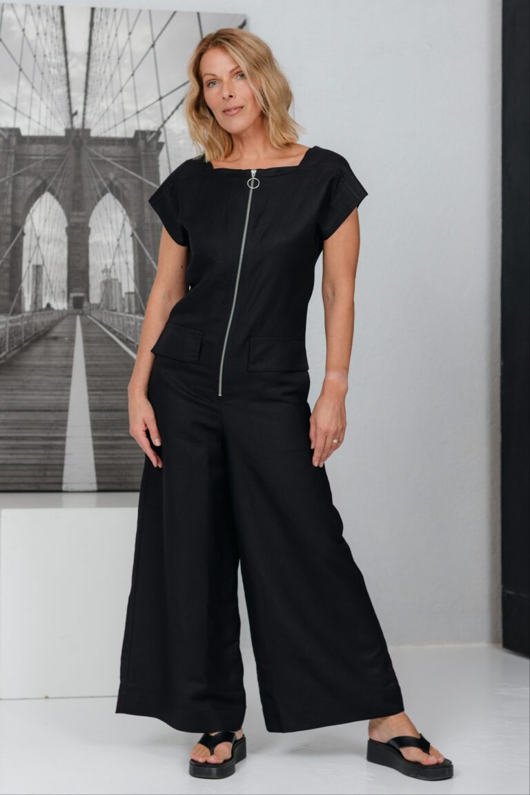 Must modernne pükstükk Taiko