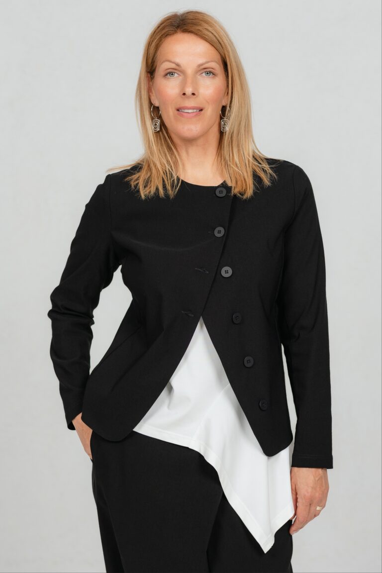 Must diagonaalse kinnisega jakk Fukumu