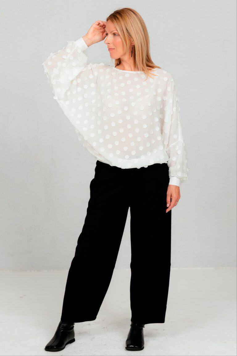 Lihtsad mustad püksid Miru + Kuma