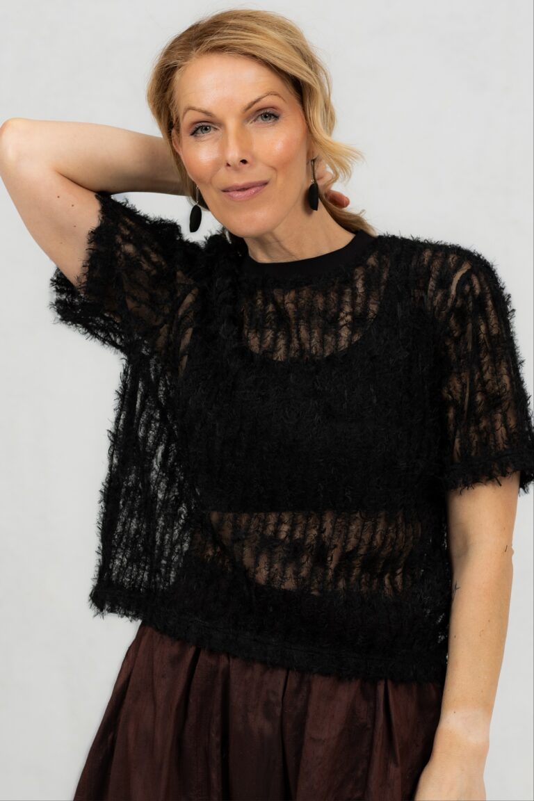 Musta teksturoitu pitsi-T-paita Nuuna