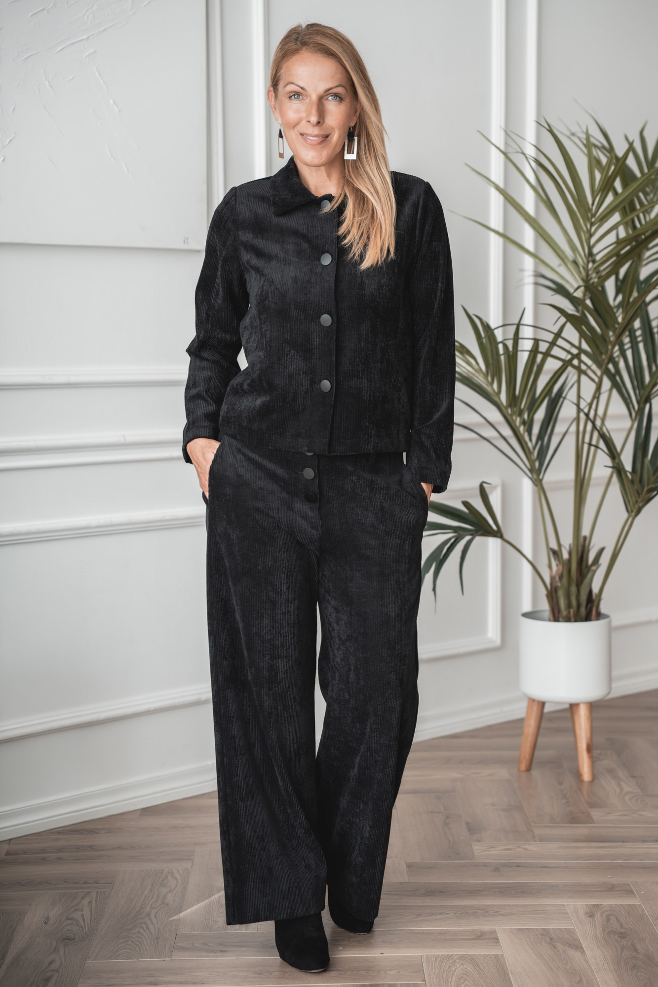 Must velvet jakk Akemi + Velvet püksid Tsuba Ni