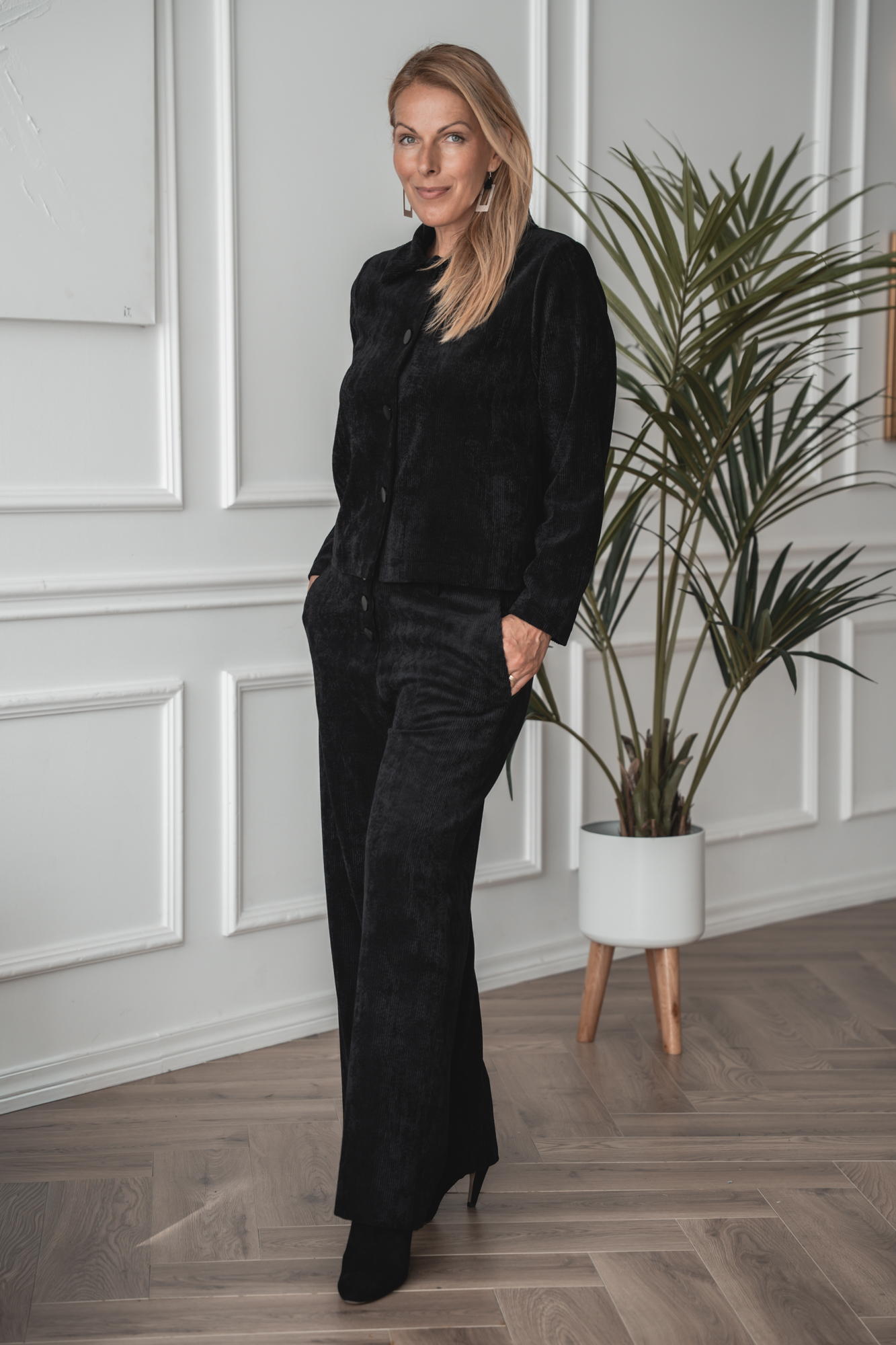 Must velvet jakk Akemi + Velvet püksid Tsuba Ni