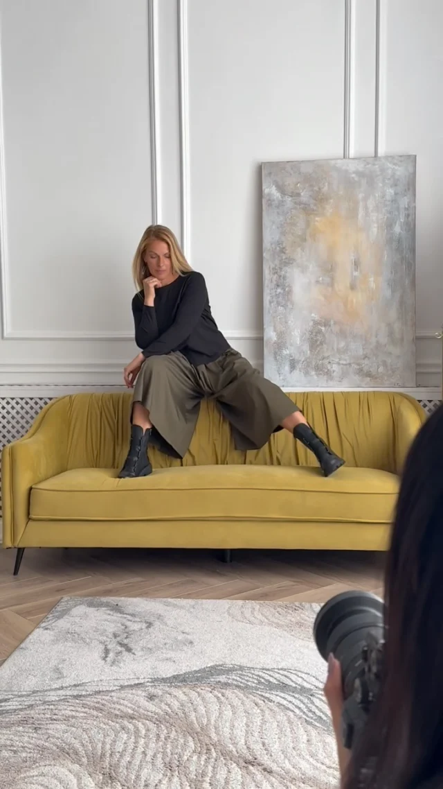 A little glimpse behind the scenes.  A photoshoot is never just about the final pictures.  It’s the outfits waiting their turn, the small adjustments, finding the right angle, moving things around, laughing, waiting… and sometimes simply sitting still while someone says, “Yes, that’s it.”  A little moment from our latest shoot. 🤍 #estoniandesign #justmustbyewi #fashionintallinn #boldandedgy #naturallyyou